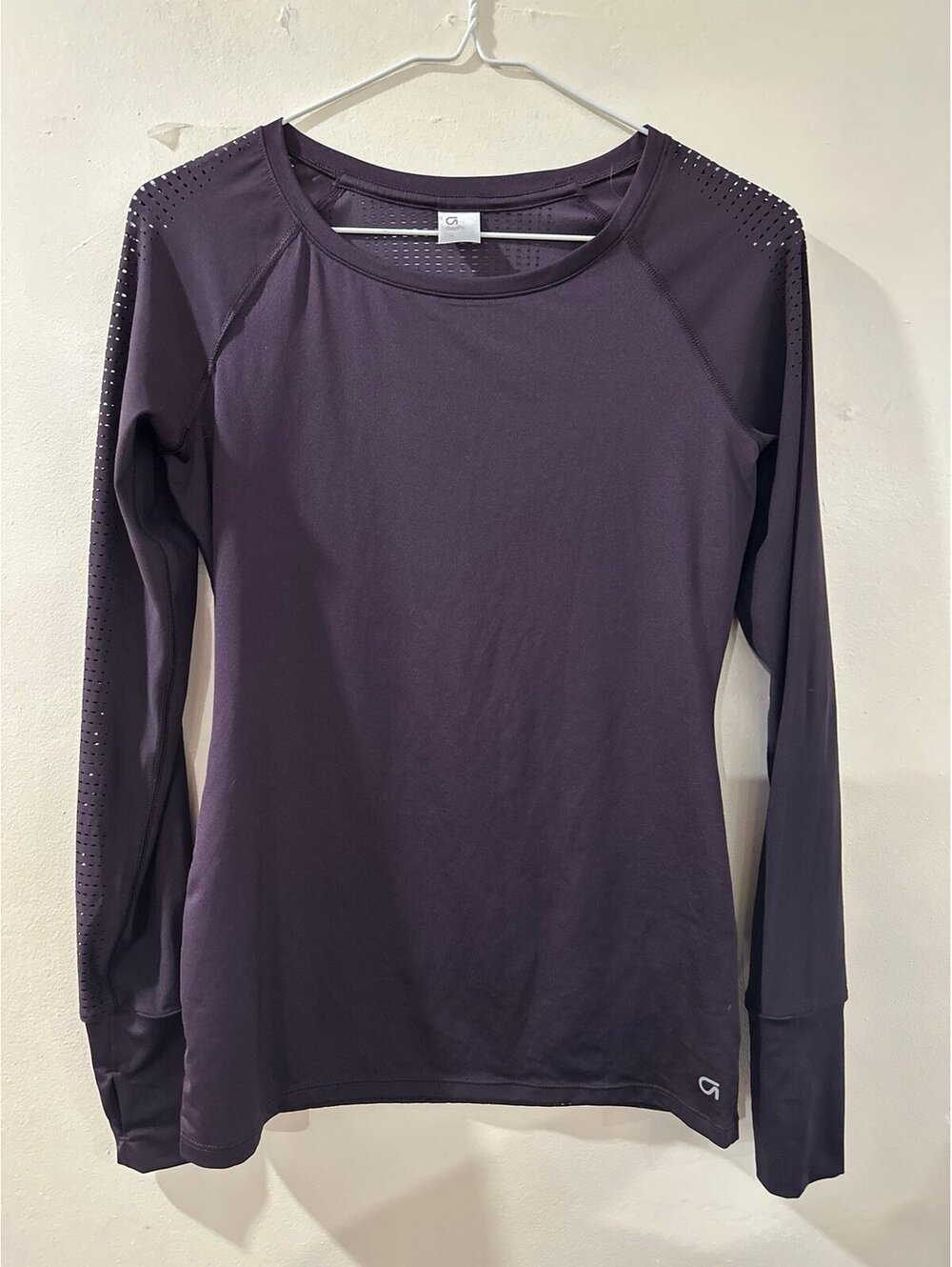 Gap Fit athletic shirt size XS